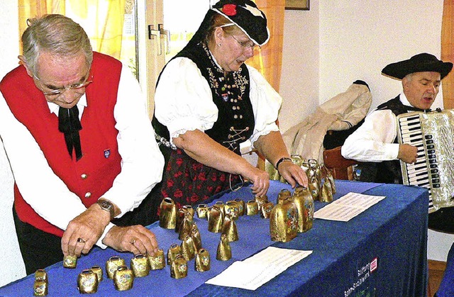 Das Kuhglockentrio Schauinsland spielt...bei der VdK-Adventsfeier in Maulburg.   | Foto: Georg Diehl