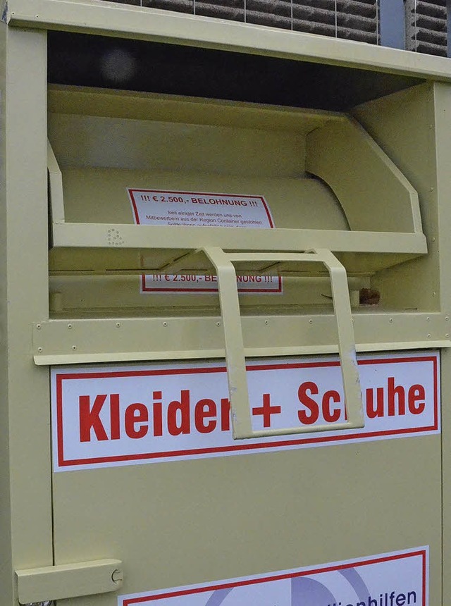 Kleidercontainer versprechen eine sinnvolle Nutzung alter Kleidung.  | Foto: Victoria langelott