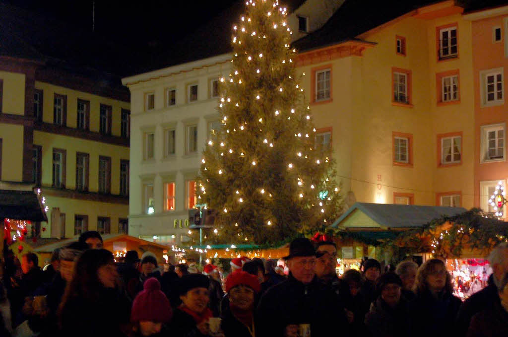 Erstmals ber vier Tage hinweg, von Donnerstag bis Sonntag, prsentiert sich der Weihnachtsmarkt mit attraktivem Programm.