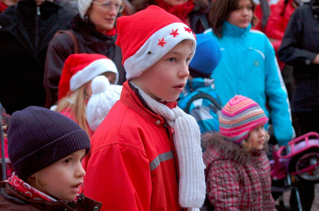 Erstmals ber vier Tage hinweg, von Donnerstag bis Sonntag, prsentiert sich der Weihnachtsmarkt mit attraktivem Programm.