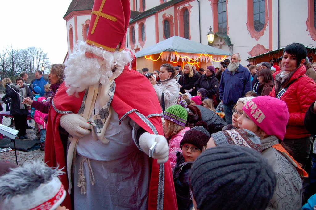 Erstmals ber vier Tage hinweg, von Donnerstag bis Sonntag, prsentiert sich der Weihnachtsmarkt mit attraktivem Programm.