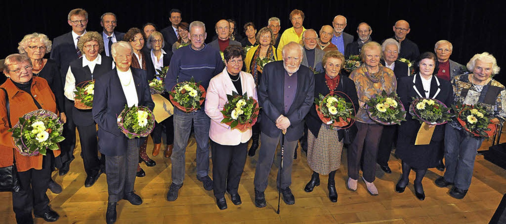 Brgermeister Ulrich von Kirchbach (3....ger fr ihr ehrenamtliches Engagement.  | Foto: michael Bamberger