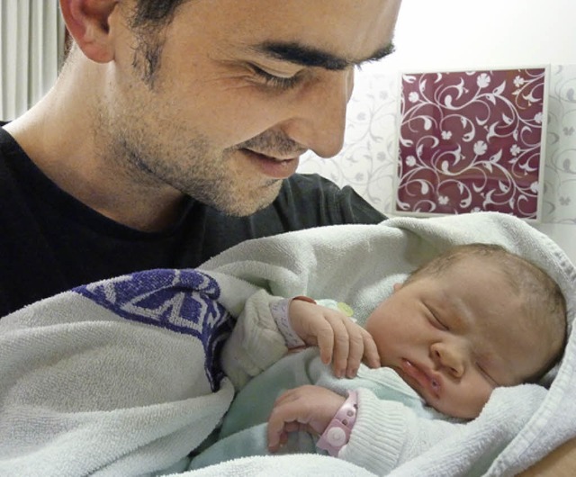 Kirsten Galm mit seiner neugeborenen T...Josefskrankenhaus; Geburt am 6.12.2012  | Foto: privat