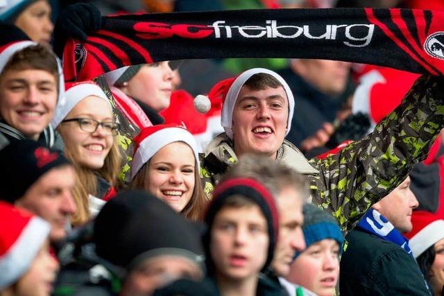 Gegen Frth schweigen alle Zuschauer im SC-Stadion