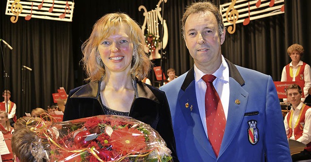 Blumen zum Abschied gab es  fr Marion...von Stadtmusik-Vorstand Peter Bhler.   | Foto: Paul Berger