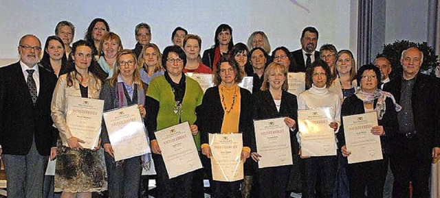 Die Meisterinnen mit ihren Zertifikaten  | Foto: Regierungsprsidium Freiburg