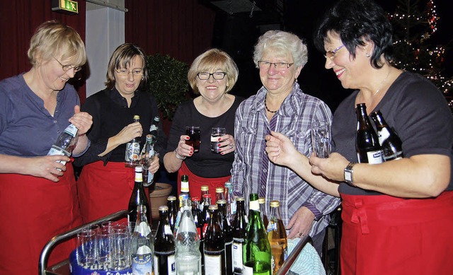 Fleiiges AWO-Team mit  der Vizevorsitzenden Evi Bergen (Zweite von rechts)  | Foto: Petra Wunderle