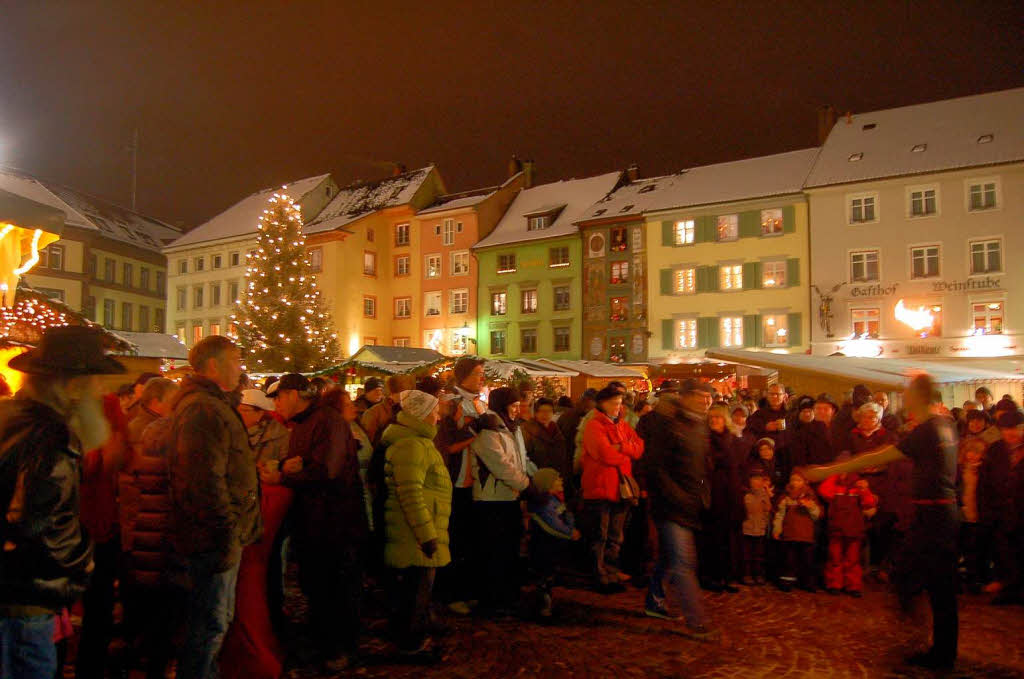 Erstmals ber vier Tage hinweg, von Donnerstag bis Sonntag, prsentiert sich der Weihnachtsmarkt mit attraktivem Programm.