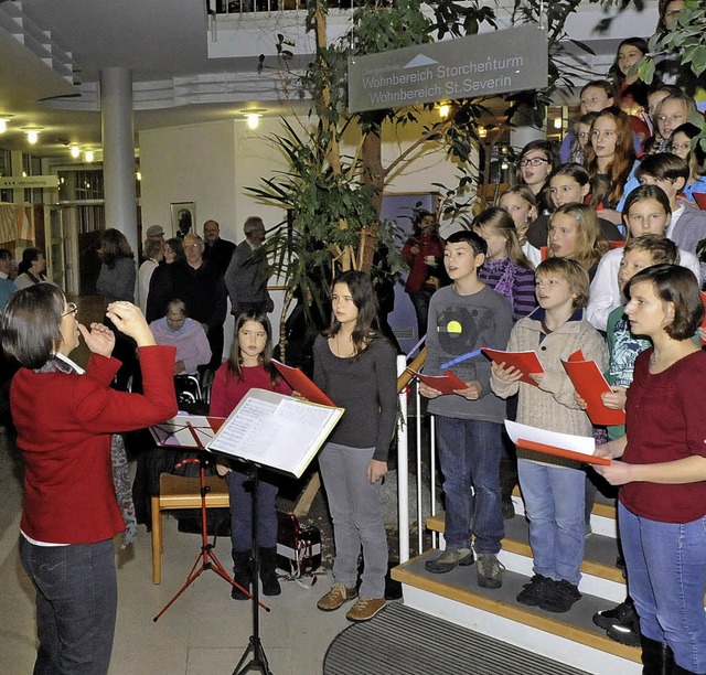 zu den Attraktionen beim Weihnachtsmar...ihnachtsmarkt im AWO Seniorenzentrumum  | Foto: Markus Zimmermann, Markus Zimmermann