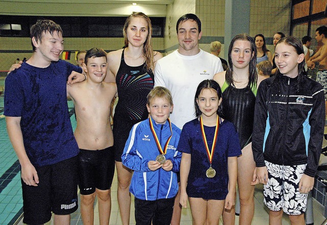 Erfolgreiche Schwimmer: (von links, hi...ndrik Wendt und Jessica Bratz-Solano.   | Foto: Heinz Vollmar