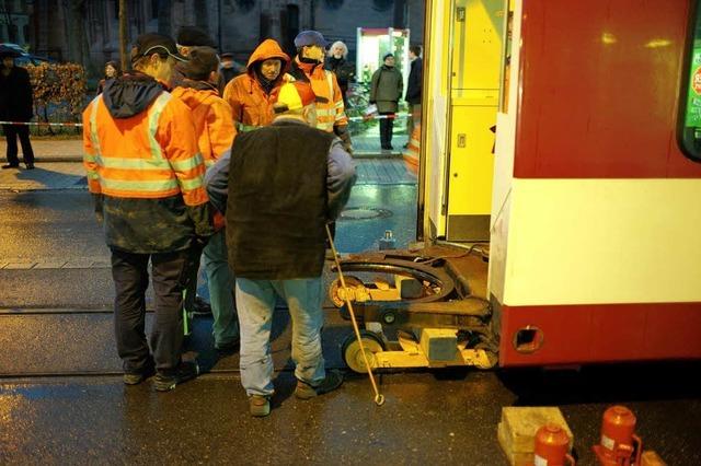 Flackern im Stromnetz legte Schienenschleifer lahm – Halbierte Tram wird repariert