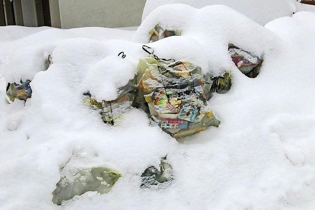 Schnee kommt, der Müll bleibt liegen