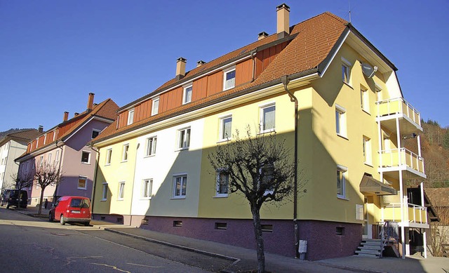 Neue Balkone, frische Farben: Auch in ...ude wurde 2011 von Grund auf saniert.   | Foto: Ulrike Jger