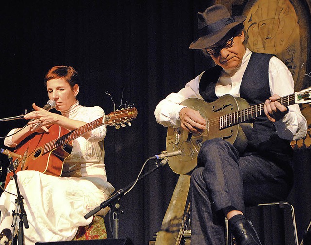 Meret Becker mit Buddy Sacher im Neuenburger Stadthaus   | Foto: Ehrlich