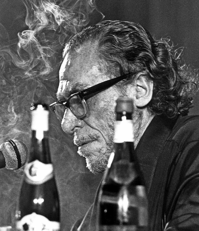 Charles Bukowski bei einer Lesung in Hamburg 1978   | Foto:  DPA
