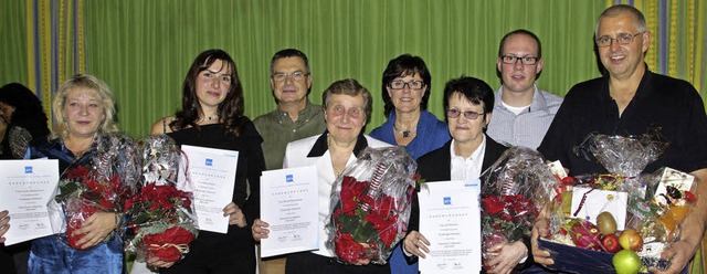 Ehrungen bei der Wscherei Indlekofer ...er, Susanne Mutter und Thomas Mutter.   | Foto: privat