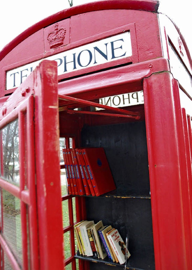 Das rote Telefonhuschen ist ein Bchertausch.    | Foto: staub