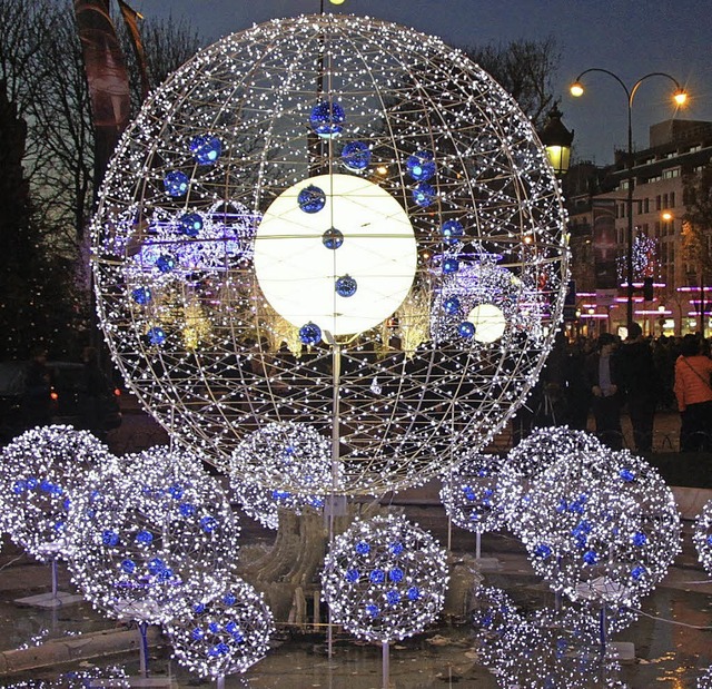 Lichtverschmutzung &#8211; vorerst noch auf der Erde: Paris, Champs Elyses   | Foto: dick