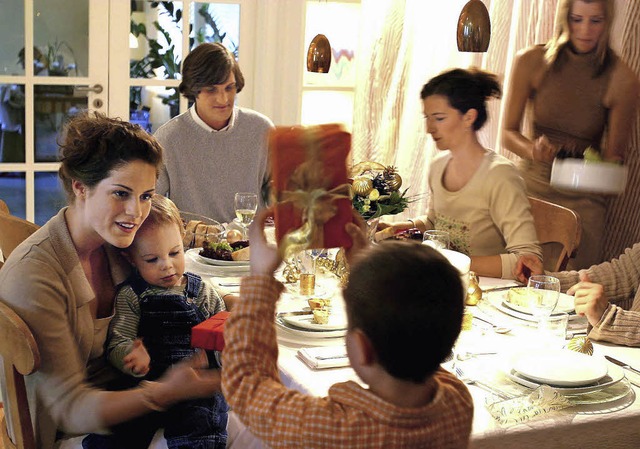 Familie und Freunde versammeln, gut es...r die meisten Menschen zu Weihnachten.  | Foto: ddp