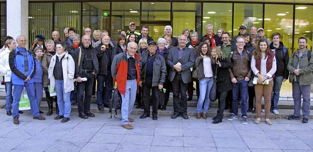 Besuchergruppe aus dem Landkreis Emmendingen in Stuttgart mit Alexander Schoch  | Foto: zvg