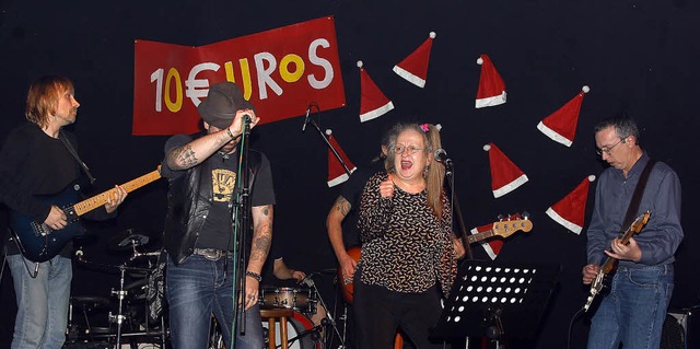 Isolde Wawrin und  die Band &#8222;10 Euros&#8220; rockten das Rock-Caf.   | Foto: heidi fssel