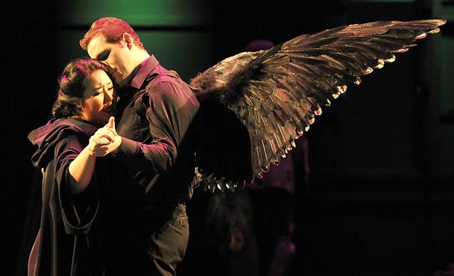 Das Liebespaar beim Tanz: Sunyoung Seo...elia und  Riccardo Massi als Riccardo   | Foto: Hans Jrg Michel