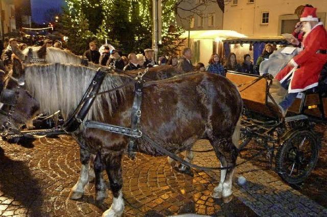 Glhwein unterm Schirm