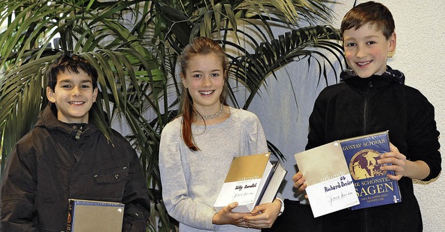 Tim Bhler (von links), Lilly Zundel u...sechsten Klassen am Erasmus-Gymnasium.  | Foto: Markus Zimmermann, Markus Zimmermann