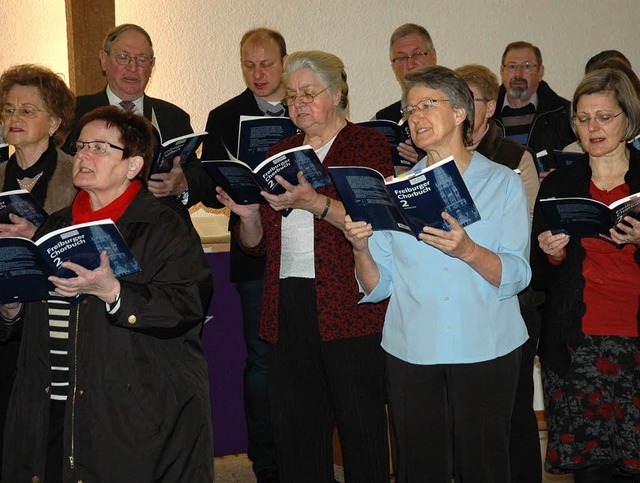 Der Kirchenchor der Magnuspfarrei gest...gen Bestehen der  Christuskirche mit.   | Foto: Brigitte Chymo