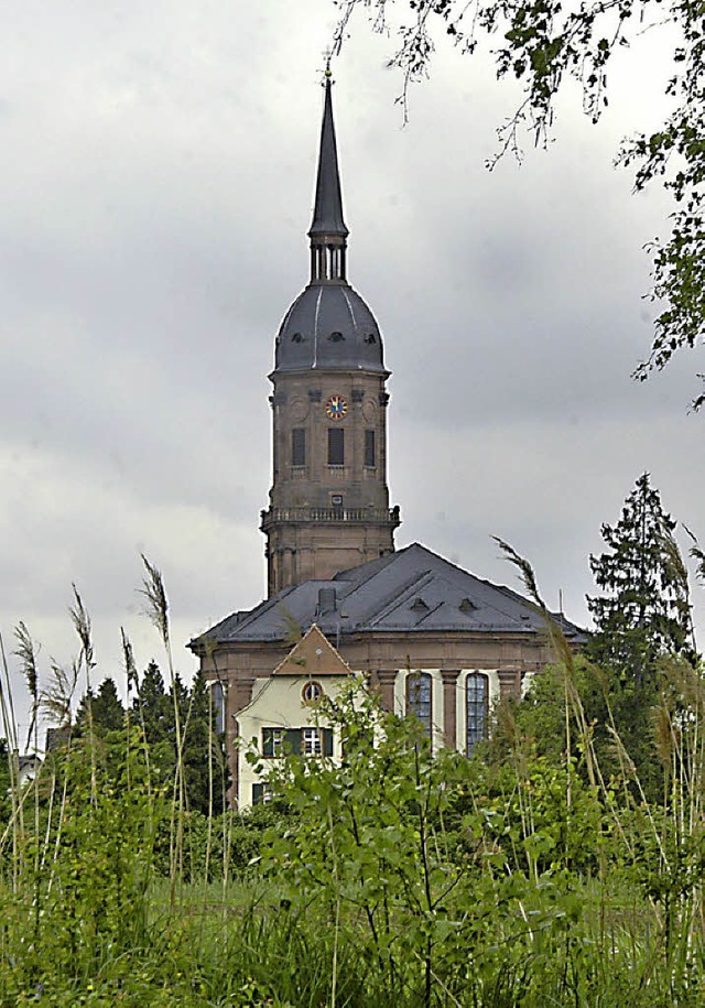 Der Kirchturm von Schuttern ist nach d...wie dieses Mosaik hervorgebracht hat.   | Foto: Archivfotos: Michael Bamberger /Fritz Meyer