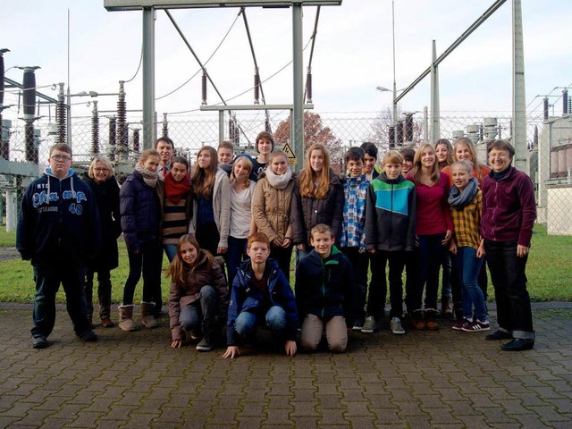 Die Klasse 8a aus Ettenheim besuchter das  E-Werk Mittelbaden in Lahr  | Foto: Constantin Jassok
