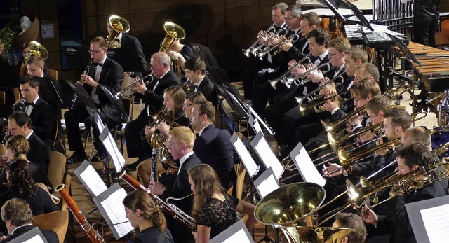 Das  Orchester des Musikvereins Niederschopfheim beim Jahreskonzert.   | Foto: Frank Leonhard