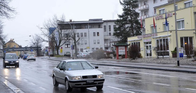 An der Schweizer Grenze (links) befind...-Besucher, die in Lörrach übernachten. | Foto: Preker An der Schweizer Grenze (links) befind...-Besucher, die in Lörrach übernachten. | Foto: Preker
