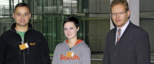 Stefan Jehle, Michelle Salg und MdB Th...m Be-such im Paul-Lbe-Haus in Berlin.  | Foto: BZ