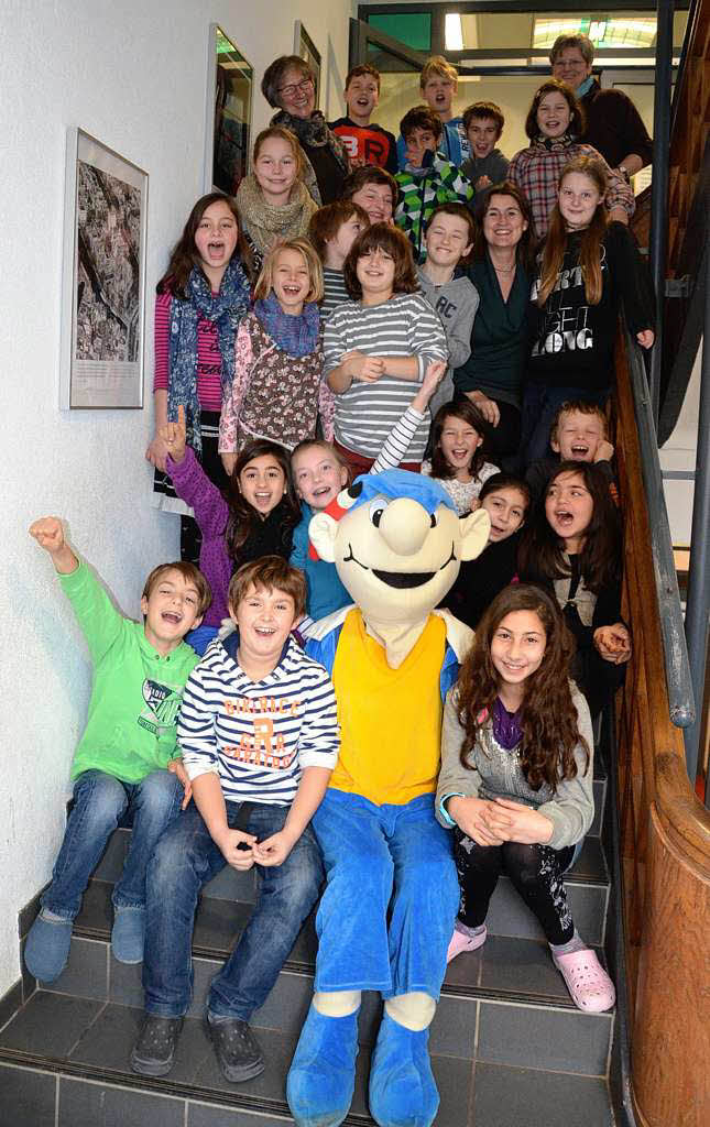 Groe Freude ber den Besuch von B. Zetti. Die Kinder werden noch eine Zeit lang gerne an diesen Tag zurck denken. 
