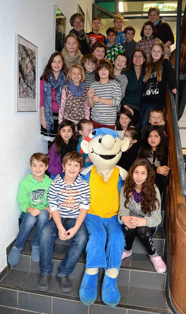 Persnlich berreichte B. Zetti den Kindern ihre Preise. Zum Schluss gab es noch ein Klassenfoto.