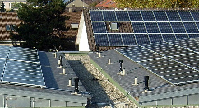 Die Dcher der Brgerheim-Anlage sind gut mit Photovoltaikanlagen bestckt.   | Foto: privat