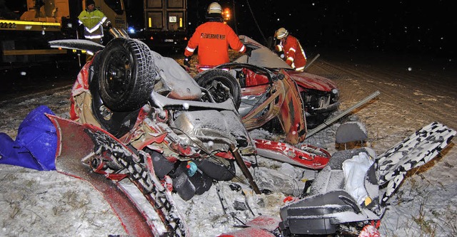 Bei einem Unfall auf der Bundesstrae ...llstelle seinen Verletzungen erlegen.   | Foto: Kamera 24