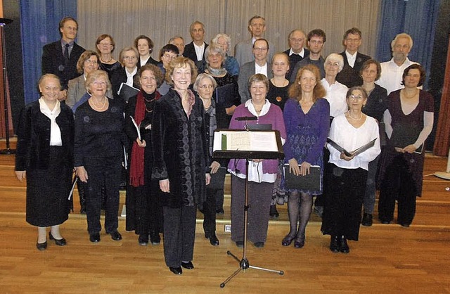 Mit einem Konzert stimmte der Chor der...n Werner Holz (hintere Reihe, links).   | Foto: Josef Faller