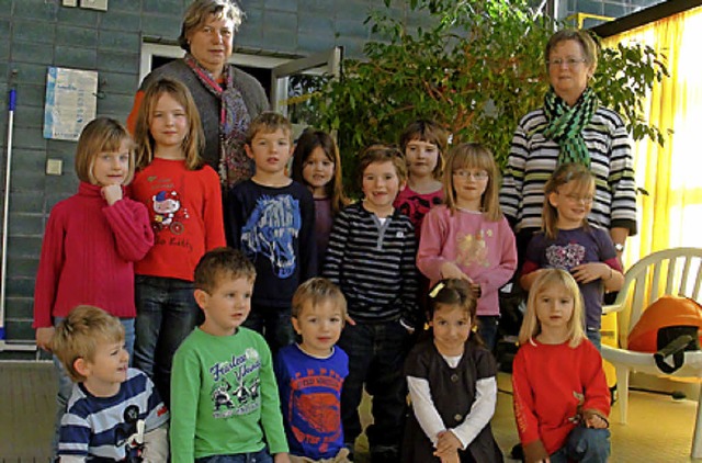 Die Kindergartenkinder aus Lausheim dekorierten das Wutacher Hallenbad.   | Foto: Weinberg