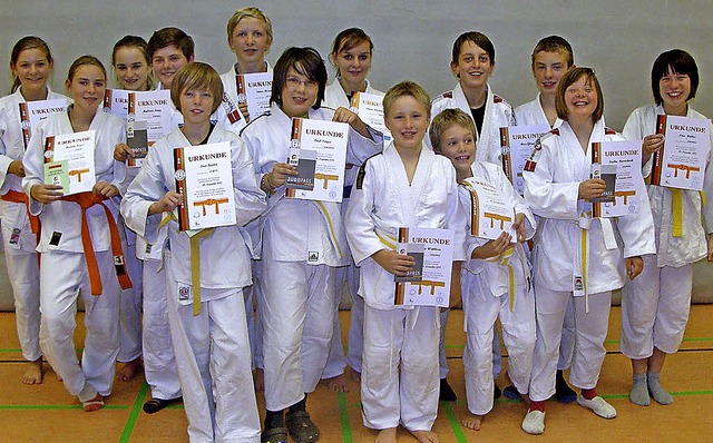 Freuen sich ber die bestandene Grtel...unde: die Judokas der TSG Schopfheim.   | Foto: Privat