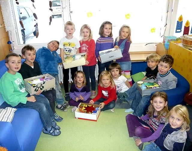 Gute Tat: Die Kinder des Kindergarten ...hnachtsaktion  Pckchen fr Senioren.   | Foto: Silke Nitz