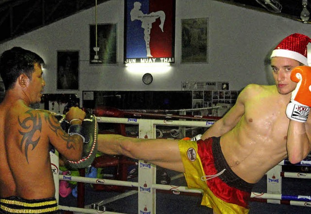 Boxweltmeister Fabian Tritschler aus E... Trainer Jun im Trainingsgym zu sehen.  | Foto: zvg
