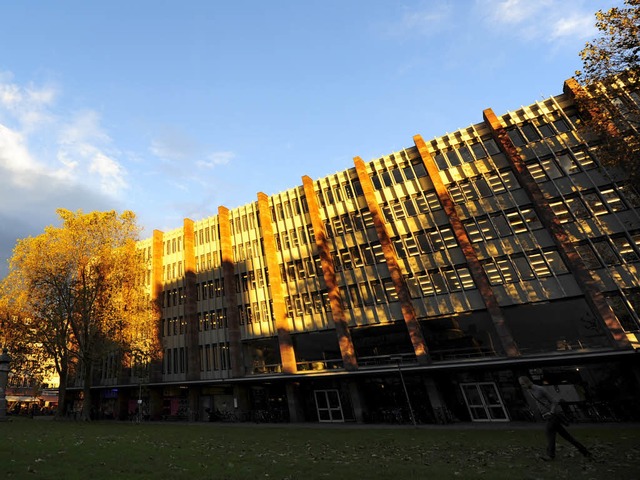 Das Kollegiengebude II der Universit...randes am Heiligen Abend (Archivbild).  | Foto: Ingo Schneider