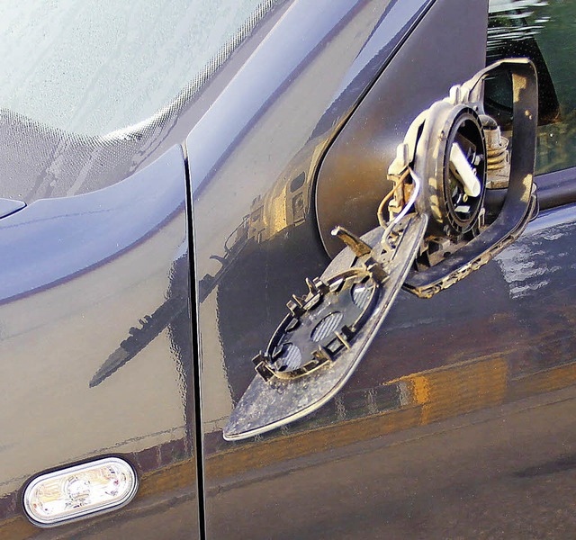 Unschne Bescherung: zerstrter Autospiegel   | Foto: Stell