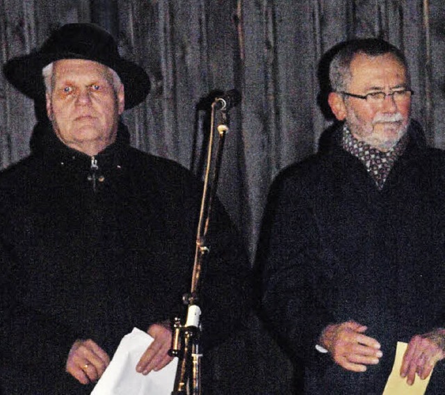 Pater Singer und Pfarrer Weber empfing...sucher der Waldweihnacht am Ziegelfeld | Foto: Karin Stöckl-Steinebrunner Pater Singer und Pfarrer Weber empfing...sucher der Waldweihnacht am Ziegelfeld | Foto: Karin Stöckl-Steinebrunner