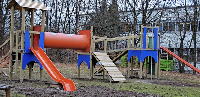 Das von Bauhofmitarbeitern auf dem Spi... Sasbach aufgestellte neue Spielgert.  | Foto: Roland Vitt