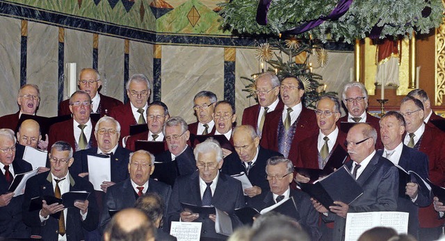 Beim Kirchenkonzert des MGV Reichenbac... fr eine stimmungsvolle Atmosphre.    | Foto: heidi fssel