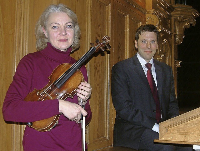 Geigerin Yvetta Viatet und Organist Ch...usik in der Evangelischen Stadtkirche.  | Foto: Roswitha Frey