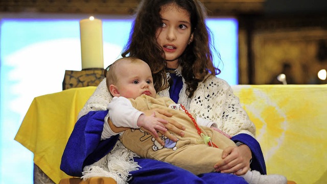 An Weihnachten dreht sich alles um das...e spielen: Baby Sophia gab den Jesus.   | Foto: Thomas Kunz